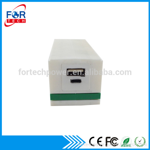 2016 Hot Selling Power Tech Plus OEM Custom Logo Battery Charger 3000mAh for Company Gifts